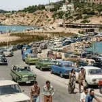 Η Βουλιαγμένη το 1974 – Το καλοκαίρι μιας άλλης Ελλάδας (Βίντεο)