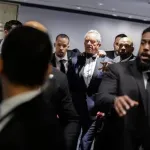 ΗΠΑ: Γιατί φυγαδεύτηκαν πρώτα οι αξιωματούχοι και μετά οι σύζυγοί τους στο δείπνο των ανταποκριτών