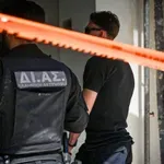 Όταν η απόγνωση γίνεται σφαίρα: Αιματηρά περιστατικά σε Δημόσιες Υπηρεσίες στην Ελλάδα