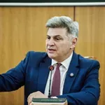 Νικόλας Φαραντούρης: Ανακοίνωσε τη συμπόρευσή του με το ΠΑΣΟΚ – «Σε αυτό το προσκλητήριο δεν πρέπει να λείψει κάποιος»