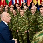 Επίσκεψη Δένδια στην Ελληνική Δύναμη Κοσόβου