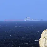 Στενό του Ορμούζ: Στον «πάγο» οι διελεύσεις των πλοίων