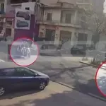 Βίντεο-σοκ από την παράσυρση στη Λιοσίων: Το σχέδιο παραπλάνησης των Αρχών από τον 16χρονο οδηγό – Κρίσιμη η κατάσταση της κοπέλας