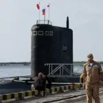 Το Λονδίνο προειδοποιεί τον Πούτιν για ρωσικά υποβρύχια κοντά σε καλώδια και αγωγούς: «Σοβαρές συνέπειες αν υπάρξει ζημιά»