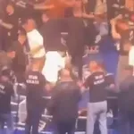 Χάος σε αγώνα μποξ στην Τουρκία: Οπαδοί εισέβαλαν στο ρινγκ και ξυλοκόπησαν Ρώσο πυγμάχο (Βίντεο)