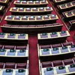 Μεικτό εκλογικό σύστημα: Πού ισχύει και τι σημαίνει η πρόταση Μητσοτάκη για σταυρό, λίστα και νέες περιφέρειες