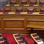 Ασυμβίβαστο υπουργού και βουλευτή: Ποια μοντέλα κοιτάει η κυβέρνηση