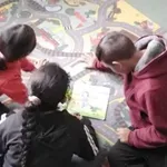 Αγρίνιο: Το 13ο Δημοτικό Σχολείο σπάει τα στερεότυπα – Ένας «φάρος» αποδοχής για τα παιδιά Ρομά