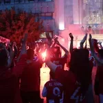 Πασαλιμάνι: Ξέφρενο πάρτι πρόκρισης στον τελικό της EuroLeague από οπαδούς του Ολυμπιακού (βίντεο)