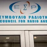 ΕΣΡ, ΕΣΗΕΑ και κύριε Μαρινάκη μην… σπρώχνεστε: Η υποκρισία της τηλεοπτικής «ευαισθησίας» για τις 17χρονες