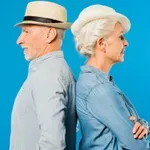 Economist: Οι boomers κατέστρεψαν την Ευρώπη και πληρώνουν τον λογαριασμό τα παιδιά τους
