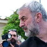 Κηδεία Γωγώς Μαστροκώστα: Σύσσωμο το ελληνικό ποδόσφαιρο δίπλα στον Τραϊανό Δέλλα (Φωτό & Βίντεο)