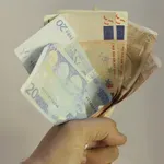 Επίδομα 200 ευρώ για 12 συνεχόμενους μήνες – Ποιοι το παίρνουν με δύο δικαιολογητικά