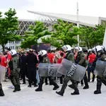 Ένταση έξω από το ΟΑΚΑ πριν τον τελικό της Euroleague – Καταδίωξη οπαδών και συλλήψεις