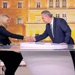 Σία Κοσιώνη: Ο συγκινητικός αποχαιρετισμός του Βασίλη Χιώτη με υπόκλιση (Βίντεο)