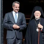 Μητσοτάκης με Βαρθολομαίο στο Μαξίμου: Ενημέρωση από τον Πατριάρχη για την Θεολογική Σχολή της Χάλκης