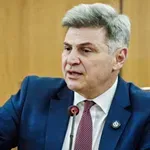 Διαδικτυακές απάτες: Παρέμβαση Φαραντούρη και 55 ευρωβουλευτών κατά Meta, Google, X και TikTok