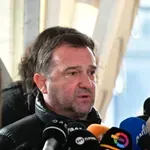Τέμπη: Ο Πλακιάς διαψεύδει τον Βελόπουλο για τα οστά – «Αυτά που δείχνει στη Βουλή είναι από ζώα»