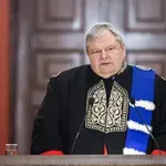 Ευάγγελος Βενιζέλος: Επίτιμος διδάκτορας της Νομικής Σχολής ΕΚΠΑ – Οι παρόντες στην εκδήλωση και η ομιλία (Βίντεο)