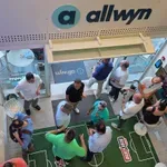 Λαμπερά εγκαίνια για το νέο κατάστημα της Allwyn στο Σύνταγμα – Talk of the town το ολοήμερο party με χορηγούς τους ραδιοφωνικούς σταθμούς Pepper και Happy