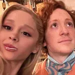 Ariana Grande – Ethan Slater: Τέλος στη σχέση τους μετά από σχεδόν 3 χρόνια