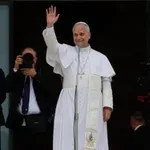 Θρίλερ στην Τενερίφη: Μηχανική βλάβη καθήλωσε το αεροπλάνο του πάπα Λέοντα
