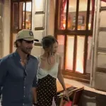 Η Τζίτζι Χαντίντ σε δείπνο με τον Μπράντλεϊ Κούπερ στο Παρίσι, δείτε βίντεο