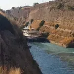 Ισθμός Κορίνθου: Superyacht αξίας 50 εκατ. δολαρίων προσκρούει στα τοιχώματα – Εντυπωσιακό βίντεο