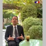 Με Μαζωνάκη και φραπέ συστήθηκε ο νέος Γάλλος πρέσβης στους Έλληνες (Βίντεο)