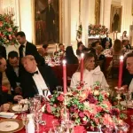 «Οι Άθλιοι» στο πιάτο του Σι: Ο Λευκός Οίκος έπαιξε το τραγούδι της επανάστασης που λογοκρίνει η Κίνα (Βίντεο)