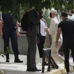 Υπόθεση Μαζωνάκη: Λιποθύμησε έξω από τον ανακριτή η Ιωάννα Γάκα – Έκλαιγε και αρνήθηκε τη βοήθεια του ΕΚΑΒ