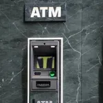 Πληρωμές σε 64.261 δικαιούχους: Οι ημερομηνίες και τα ποσά από e-ΕΦΚΑ και ΔΥΠΑ
