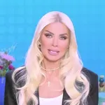 Κατερίνα Καινούργιου: Η κορδέλα της Τιμίας Ζώνης που κράτησε μέχρι τη γέννηση της κόρης της