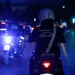 Πάτρα: Άνδρας επιτέθηκε με σφυρί σε αστυνομικούς – Δύο τραυματίες και φθορές σε οχήματα