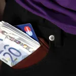 Επίδομα έως 500 ευρώ: Ποιοι το δικαιούνται και το εισπράττουν αναδρομικά