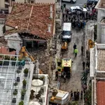 Τραγωδία στην Πλάκα: Στο μικροσκόπιο η διαρροή αερίου στο διώροφο που κατέρρευσε και έχασαν τη ζωή τους έξι άνθρωποι (Βίντεο)