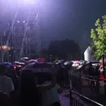 Θεσσαλονίκη: Άνοιξαν οι ουρανοί πριν από τη συναυλία του Αντώνη Ρέμου – Μεγάλη προσέλευση (Βίντεο)