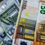 Συντάξεις: Ποιοι παίρνουν το επίδομα των 400 ευρώ – Τι ισχύει για χηρείας και ΑμεΑ