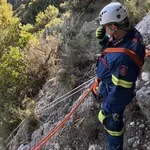 Μενίδι: Άνδρας ανασύρθηκε χωρίς τις αισθήσεις του από ρέμα