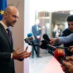 Γαλλία και Ολλανδία επιβεβαιώνουν τη στήριξή τους στην Ουκρανία – Βολές Μπαρό κατά Μασκ