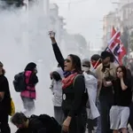 Γαλλία: Στους δρόμους και σήμερα οι μαθητές – Πάνω από 5.000 άτομα υπό κράτηση – Καταγγελίες για αστυνομική βία