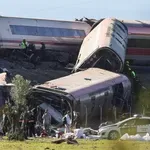 Εθνική τραγωδία στην Ισπανία – Δεκάδες νεκροί από τη σύγκρουση τρένων – Συγκλονίζουν οι εικόνες