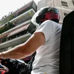 Αποσύρεται η υποχρεωτική ηλεκτρονική πληρωμή στις αντικαταβολές μέσω courier