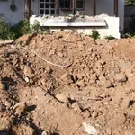 Αμαλιάδα: Έθαψαν την 79χρονη μητέρα τους στον κήπο επειδή δεν είχαν χρήματα για την κηδεία – Τους κατήγγειλε ο αδελφός τους