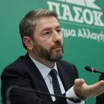 Ανδρουλάκης: «Ξέρουμε πώς οργανώνονται οι επιθέσεις στο ΠΑΣΟΚ από πιστόλια και νεροπίστολα»