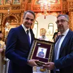 Μητσοτάκης: Στον Άγιο Δημήτριο για τη γιορτή της πόλης – Η Θεία Λειτουργία και η βόλτα στους δρόμους (Φωτογραφίες)