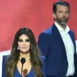 AP: Τραμπ και Ρούμπιο εξετάζουν την απομάκρυνση της Κίμπερλι Γκίλφοϊλ από την Αθήνα – Οι καταγγελίες προκαλούν αναταραχή στην Ουάσιγκτον