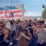 Με τη «Διεθνή» διαδηλώνουν μαθητές και φοιτητές στην Αθήνα – Δείτε το βίντεο