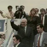Ανδρέας Παπανδρέου: Το νεύμα στη Δήμητρα Λιάνη που έμεινε στην Ιστορία – 38 χρόνια μετά