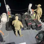 Χίος: Σταμάτησαν ιστιοφόρο με 360 κιλά κάνναβης – Δύο συλλήψεις (Βίντεο)